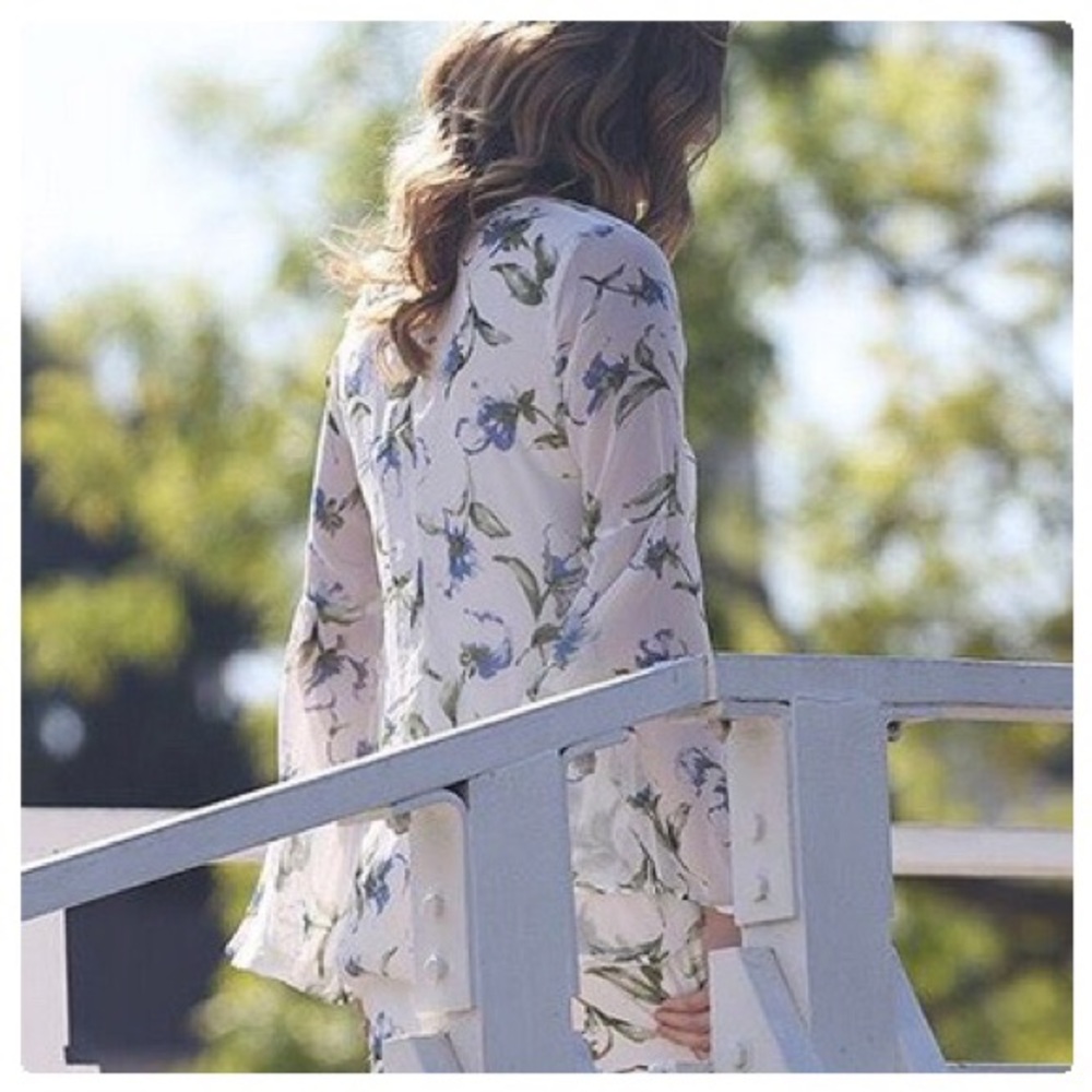Kylie Blue Florals Tunic - Picture 3 of 7